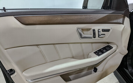 Mercedes-Benz E-Класс, 2013 год, 2 350 000 рублей, 19 фотография