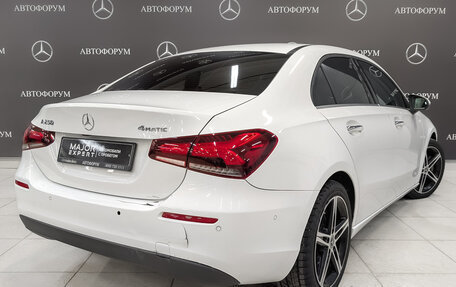 Mercedes-Benz A-Класс, 2019 год, 3 090 000 рублей, 5 фотография