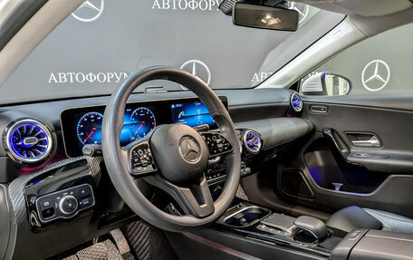 Mercedes-Benz A-Класс, 2019 год, 3 090 000 рублей, 16 фотография