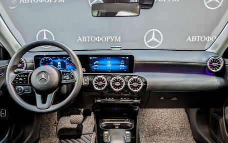 Mercedes-Benz A-Класс, 2019 год, 3 090 000 рублей, 14 фотография