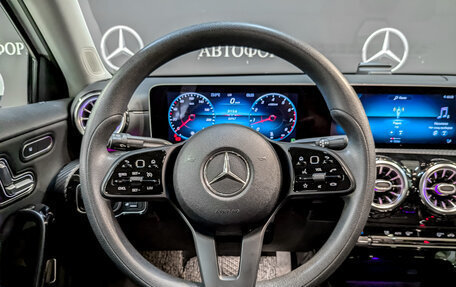 Mercedes-Benz A-Класс, 2019 год, 3 090 000 рублей, 21 фотография