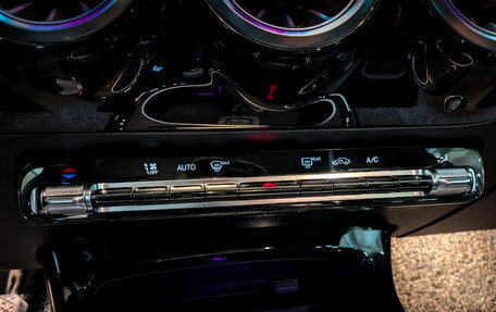 Mercedes-Benz A-Класс, 2019 год, 3 090 000 рублей, 24 фотография