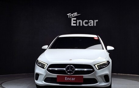 Mercedes-Benz A-Класс, 2021 год, 2 400 000 рублей, 3 фотография