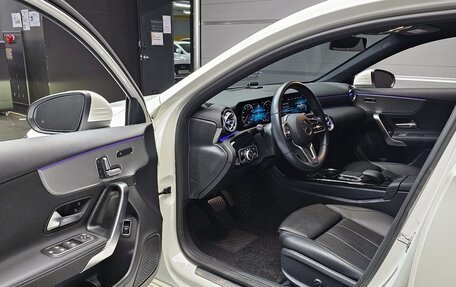 Mercedes-Benz A-Класс, 2021 год, 2 400 000 рублей, 11 фотография