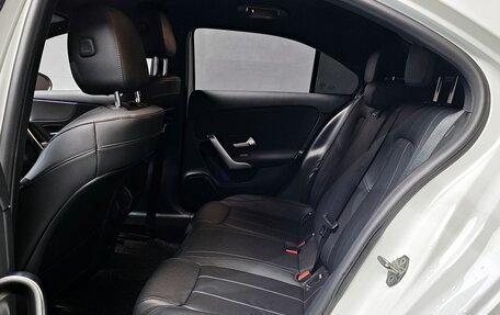 Mercedes-Benz A-Класс, 2021 год, 2 400 000 рублей, 13 фотография