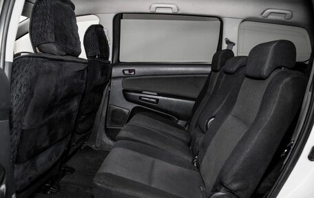 Toyota Wish II, 2003 год, 675 000 рублей, 7 фотография