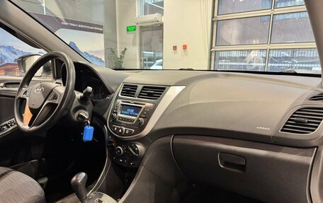 Hyundai Solaris II рестайлинг, 2015 год, 925 000 рублей, 10 фотография