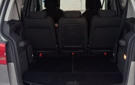 Volkswagen Touran III, 2010 год, 1 200 000 рублей, 2 фотография