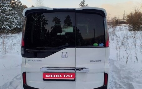 Honda Stepwgn IV, 2016 год, 1 999 000 рублей, 2 фотография