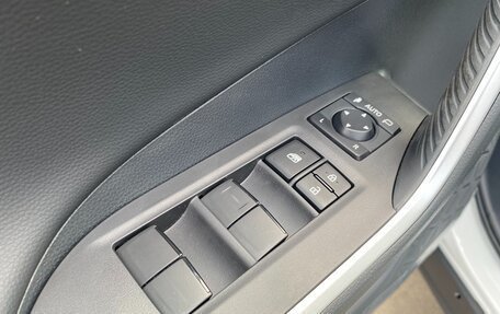 Toyota RAV4, 2025 год, 4 200 000 рублей, 10 фотография