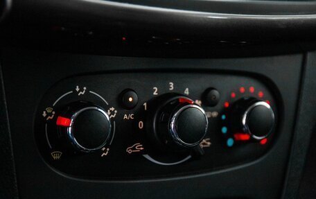 Renault Sandero II рестайлинг, 2016 год, 999 000 рублей, 13 фотография