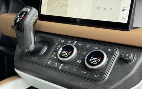 Land Rover Defender II, 2025 год, 16 000 000 рублей, 28 фотография