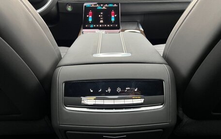 Cadillac Escalade V, 2025 год, 22 000 000 рублей, 30 фотография