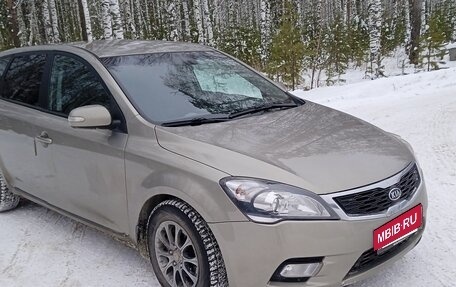 KIA cee'd I рестайлинг, 2011 год, 700 000 рублей, 3 фотография