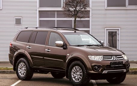 Mitsubishi Pajero Sport II рестайлинг, 2015 год, 1 795 000 рублей, 3 фотография