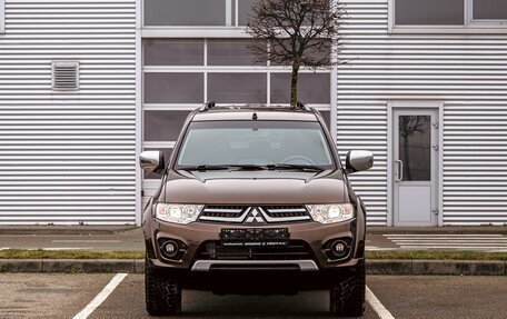 Mitsubishi Pajero Sport II рестайлинг, 2015 год, 1 795 000 рублей, 2 фотография