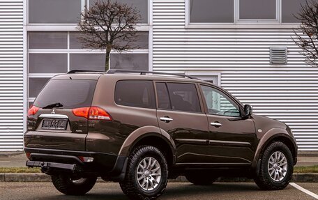 Mitsubishi Pajero Sport II рестайлинг, 2015 год, 1 795 000 рублей, 6 фотография