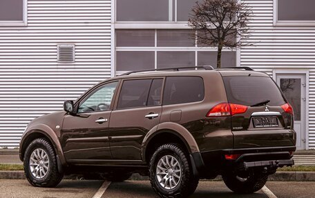 Mitsubishi Pajero Sport II рестайлинг, 2015 год, 1 795 000 рублей, 4 фотография