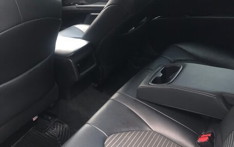 Toyota Camry, 2019 год, 2 450 000 рублей, 5 фотография