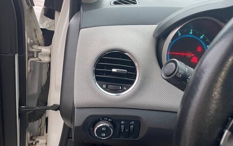 Chevrolet Cruze II, 2012 год, 599 000 рублей, 9 фотография