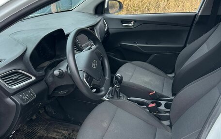 Hyundai Solaris II рестайлинг, 2017 год, 450 000 рублей, 8 фотография