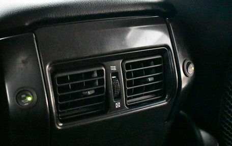 Toyota Land Cruiser Prado 150 рестайлинг 2, 2015 год, 3 650 000 рублей, 11 фотография