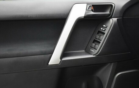 Toyota Land Cruiser Prado 150 рестайлинг 2, 2015 год, 3 650 000 рублей, 14 фотография