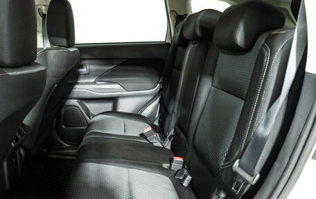 Mitsubishi Outlander III рестайлинг 3, 2018 год, 2 279 898 рублей, 10 фотография