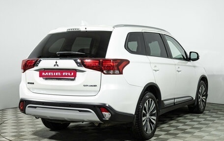 Mitsubishi Outlander III рестайлинг 3, 2018 год, 2 279 898 рублей, 5 фотография