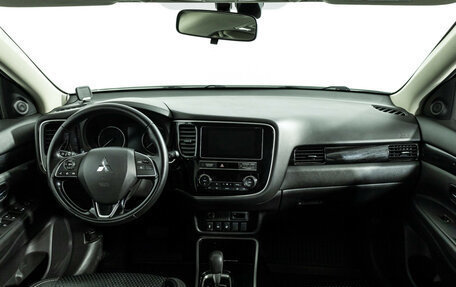 Mitsubishi Outlander III рестайлинг 3, 2018 год, 2 279 898 рублей, 13 фотография