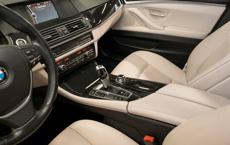 BMW 5 серия, 2013 год, 1 990 000 рублей, 13 фотография