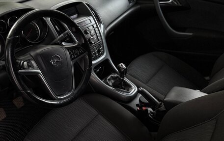 Opel Astra J, 2013 год, 960 000 рублей, 2 фотография