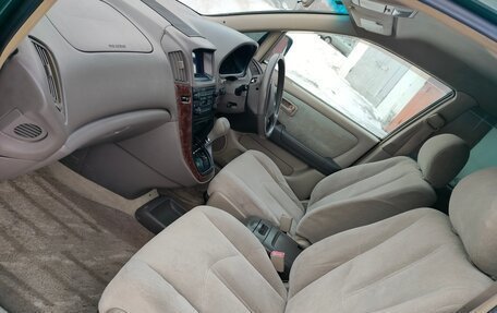 Toyota Harrier, 1998 год, 750 000 рублей, 13 фотография