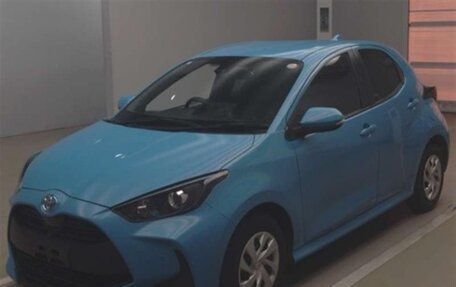 Toyota Yaris, 2021 год, 838 000 рублей, 2 фотография