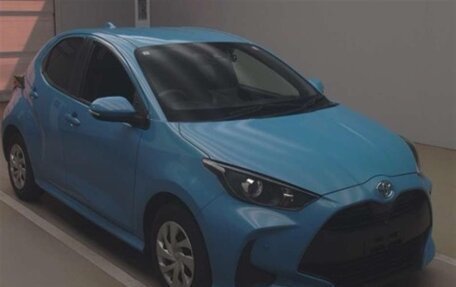 Toyota Yaris, 2021 год, 838 000 рублей, 3 фотография