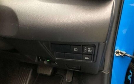 Toyota Yaris, 2021 год, 838 000 рублей, 10 фотография