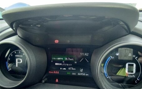 Toyota Yaris, 2021 год, 838 000 рублей, 24 фотография