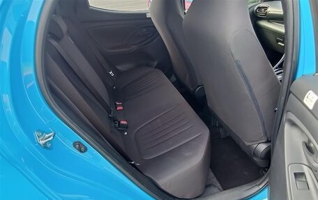 Toyota Yaris, 2021 год, 838 000 рублей, 27 фотография