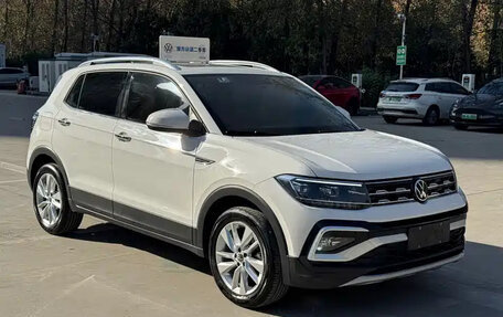 Volkswagen T-Cross I, 2022 год, 1 800 115 рублей, 3 фотография