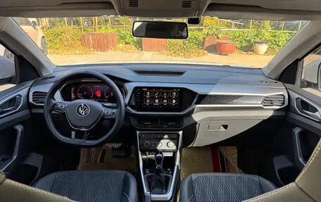 Volkswagen T-Cross I, 2022 год, 1 800 115 рублей, 8 фотография