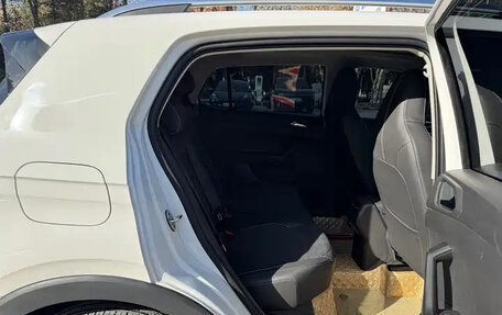 Volkswagen T-Cross I, 2022 год, 1 800 115 рублей, 12 фотография