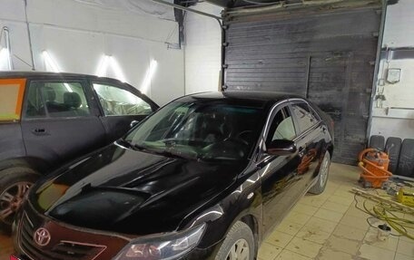 Toyota Camry, 2007 год, 900 000 рублей, 10 фотография