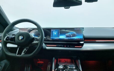 BMW 5 серия, 2025 год, 8 900 000 рублей, 10 фотография