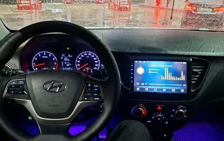 Hyundai Solaris II рестайлинг, 2019 год, 880 000 рублей, 8 фотография