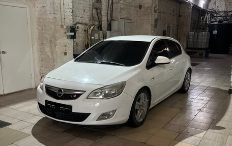 Opel Astra J, 2011 год, 520 000 рублей, 2 фотография