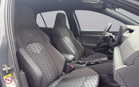 Volkswagen Golf VIII, 2025 год, 4 192 000 рублей, 10 фотография