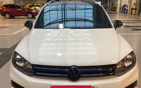 Volkswagen Touareg III, 2012 год, 2 777 555 рублей, 2 фотография