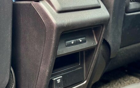 Land Rover Discovery Sport I рестайлинг, 2017 год, 2 750 000 рублей, 15 фотография