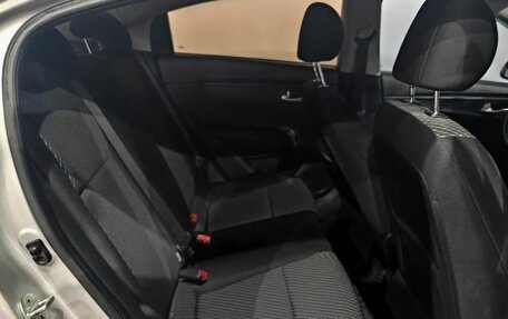 KIA Rio IV, 2018 год, 1 095 000 рублей, 10 фотография