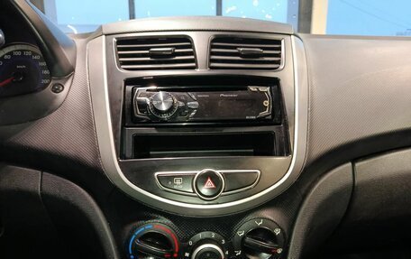 Hyundai Solaris II рестайлинг, 2013 год, 840 000 рублей, 11 фотография